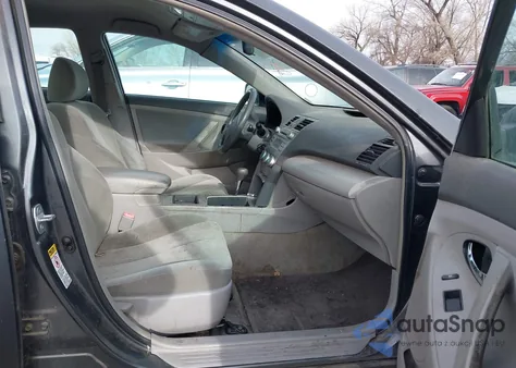 2007 Toyota Camry Le z USA, uszkodzony, nr VIN 4T1BE46KX7U044998